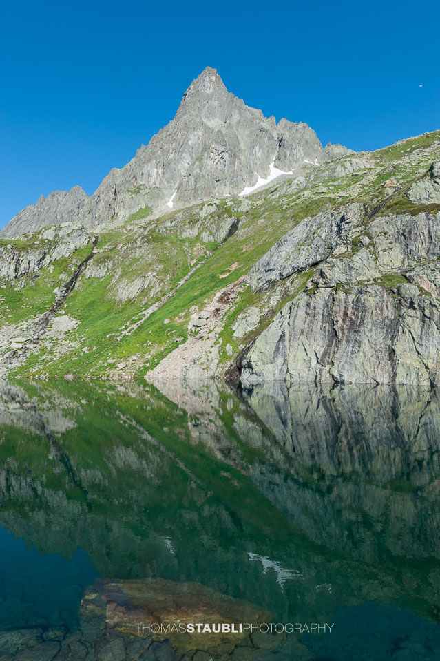 Spiegelung am Obersee mit Sunnig im Hintergrund