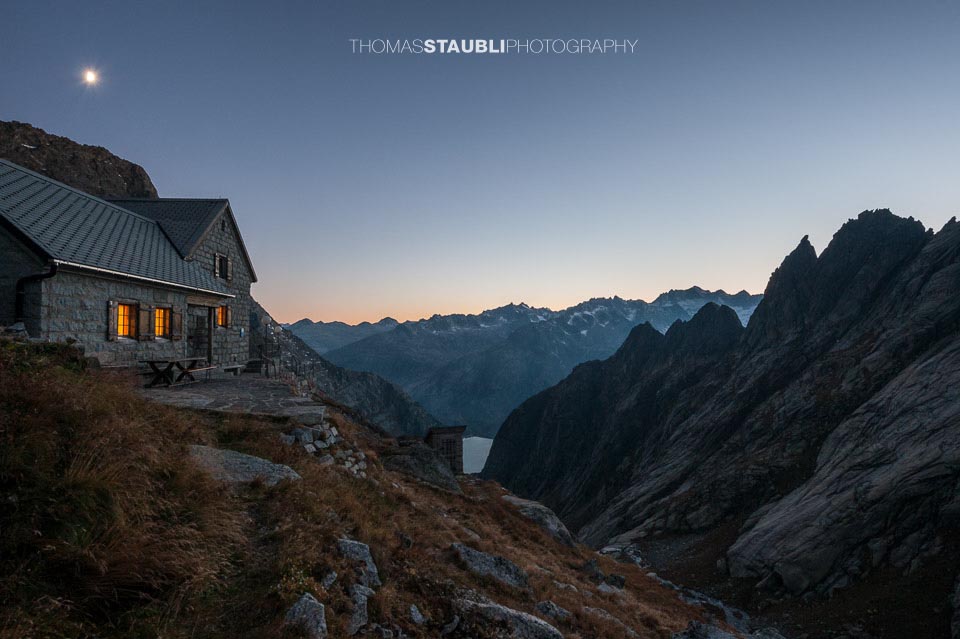 Abenddämmerung auf der Gelmerhütte
