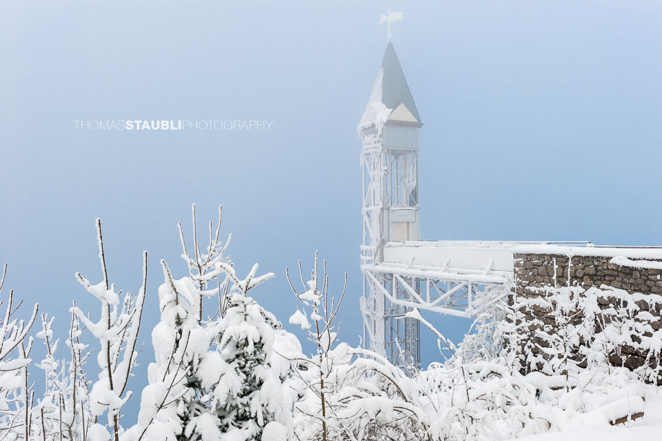 tief verschneiter Hammetschwand-Lift auf dem Bürgenstock