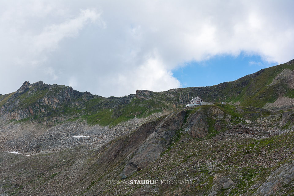 Blick hinauf zur Rotondohütte