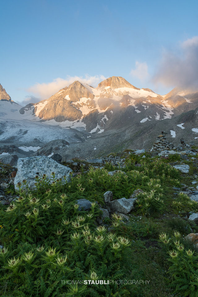 die ersten Sonnenstrahlen am Gross- und Chli-Läckihorn