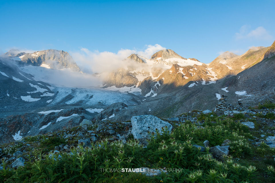 die ersten Sonnenstrahlen am Gross- und Chli-Läckihorn