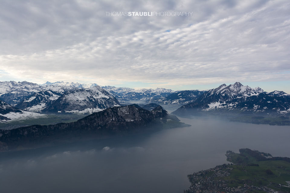 Vierwaldstättersee mit Pilatus im Hintergrund