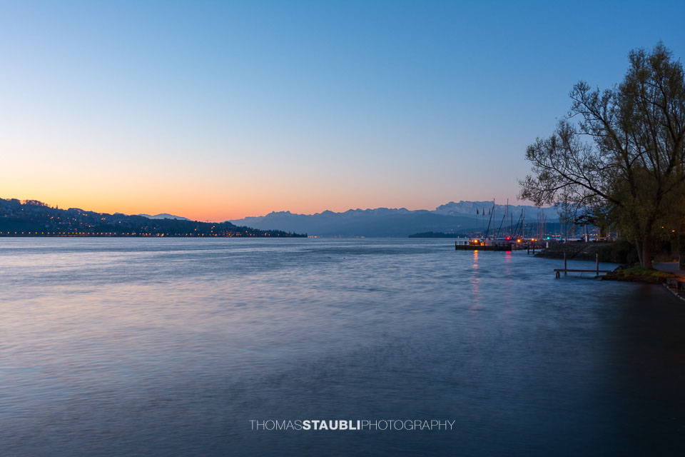 Morgendämmerung über dem Zürichsee