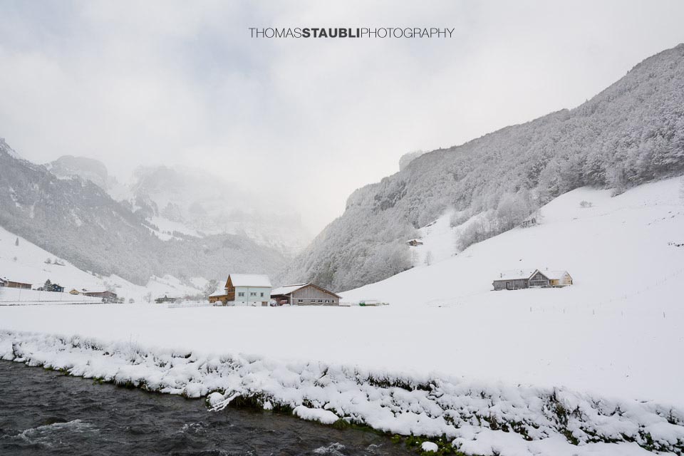 Blick zum verschneiten Alpstein