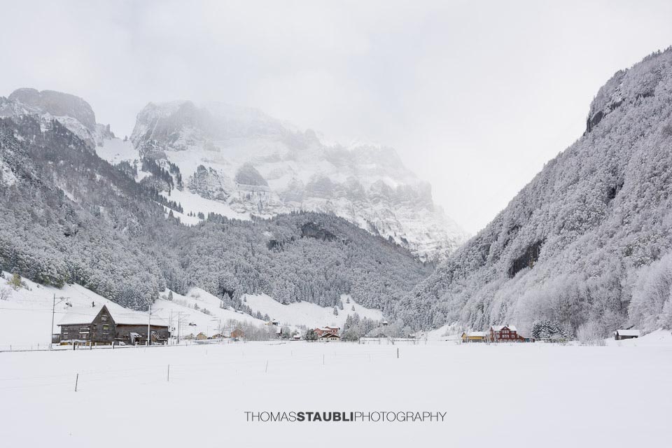Blick zum verschneiten Alpstein