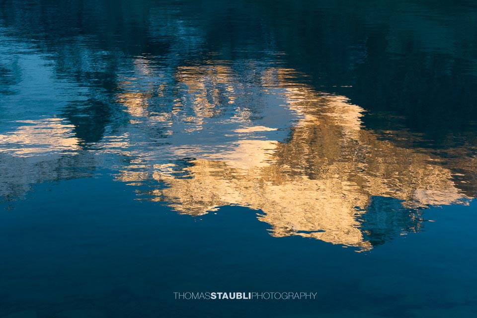 Wasserspiegelung im Lago Bianco