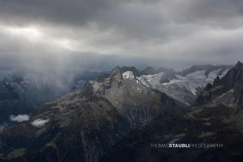 Blick vom Gütsch oberhalb von Andermatt auf die Urner Bergwelt