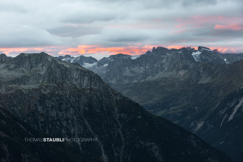 Blick vom Gütsch oberhalb von Andermatt auf die Urner Bergwelt