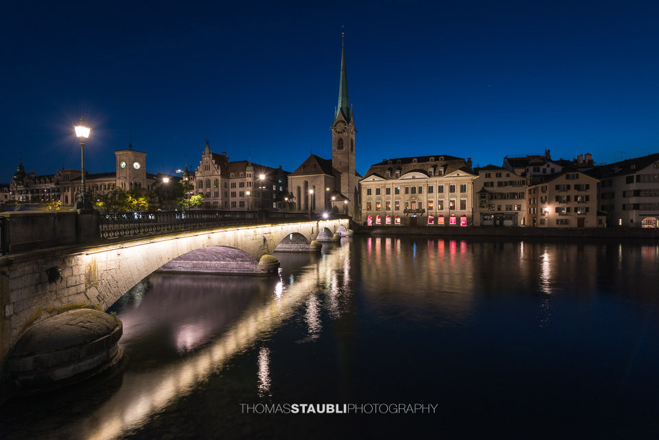 Münsterbrücke mit Fraumünster im Hintergrund