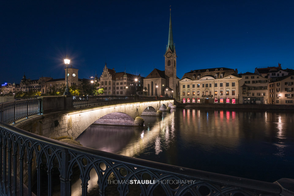 Münsterbrücke mit Fraumünster im Hintergrund