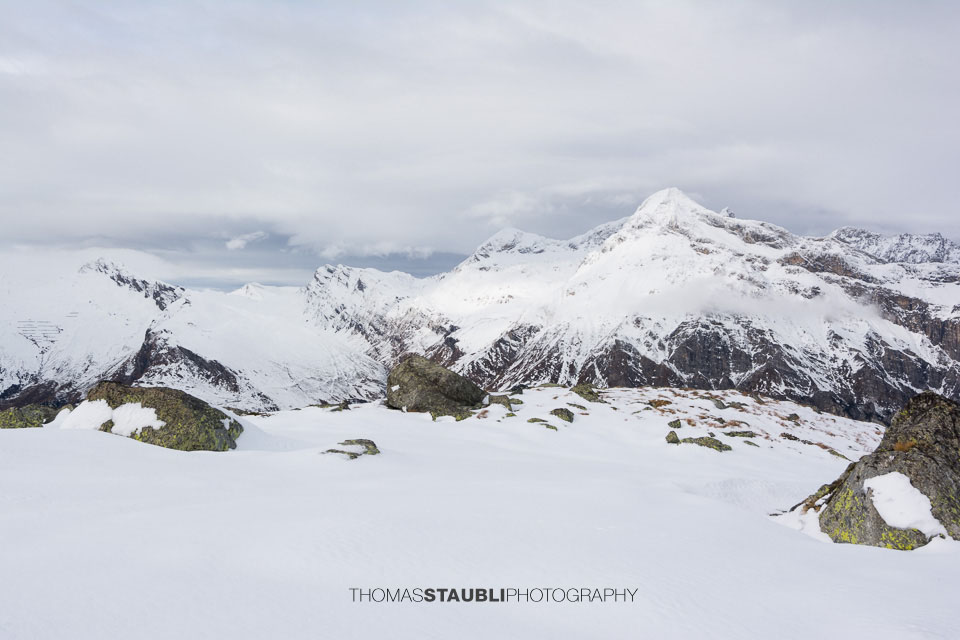 Blick zum verschneiten Teurihorn