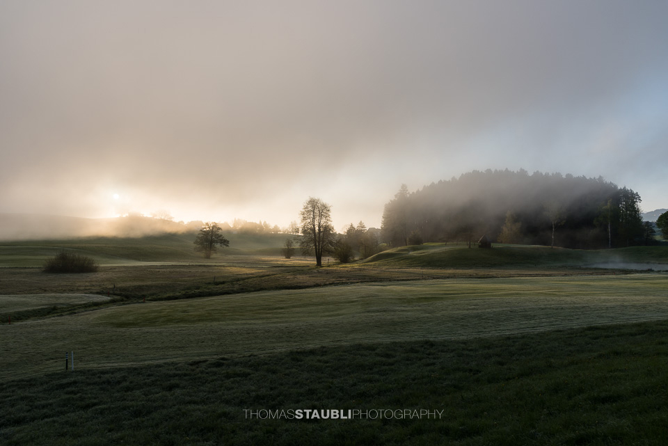 Sonne und Wolken im Wechsel