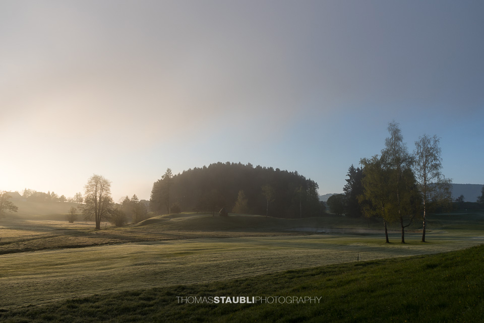 Sonne und Wolken im Wechsel