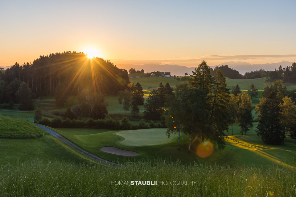 Sonnenaufgang über der Region Hirzel