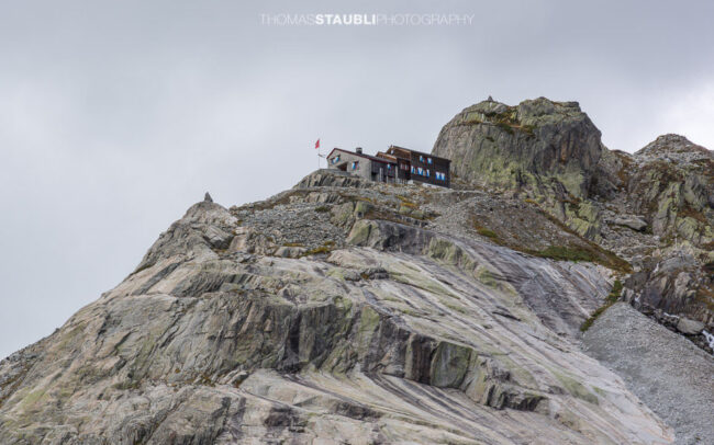 Blick hinauf zur Bächlitalhütte