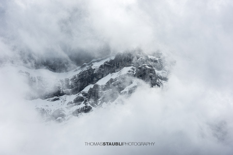 dichte Wolken am Glärnischmassiv