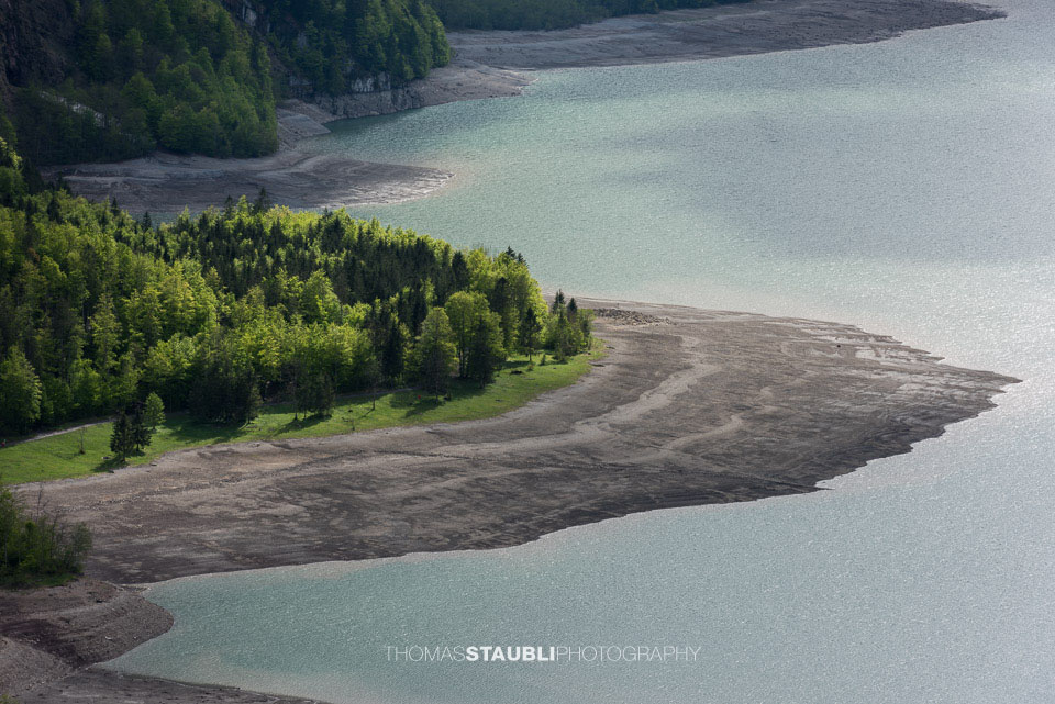 Blick hinunter zum Klöntalersee