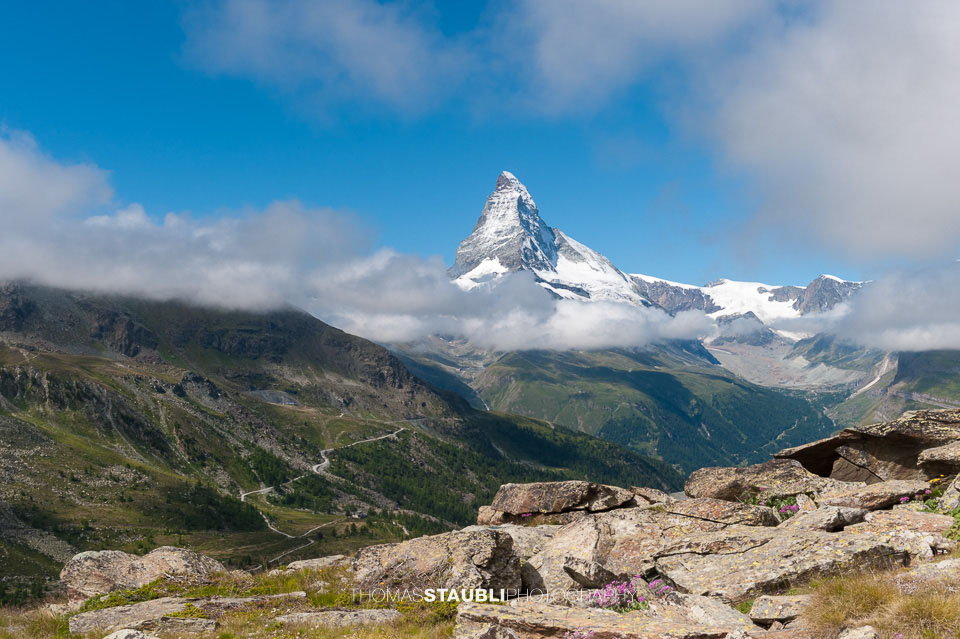 Blick zum imposanten Matterhorn