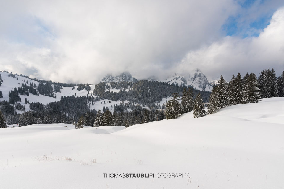 Wolken über den Mythen und Haggenspitz