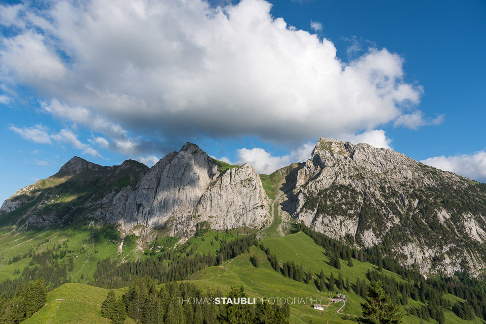 Wolkenband über dem Tierberg, Bockmattlistock und dem Schiberg