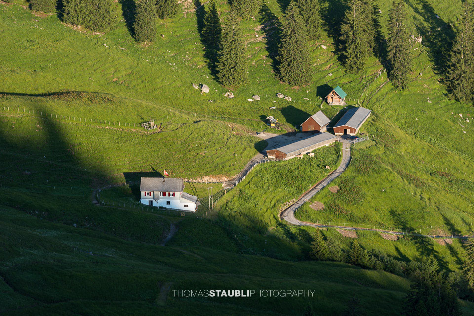 die letzten Sonnenstrahlen auf der Schwarzenegg im Wägital