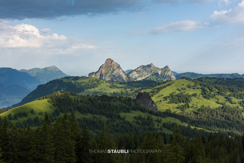 Gross Mythen, Klein Mythen und Haggenspitz in der Morgensonne