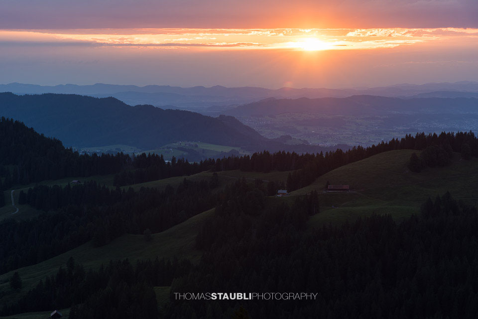 Sonnenuntergang über dem Mittelland