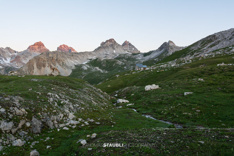 die ersten Sonnenstrahlen am Seilerhorn und Alperschällihorn