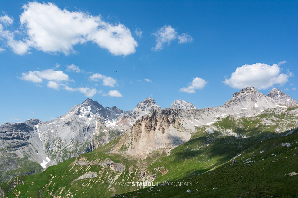 Blick zum Teurihorn, Steilerhorn, Alperschällihorn und Cufercalhorn