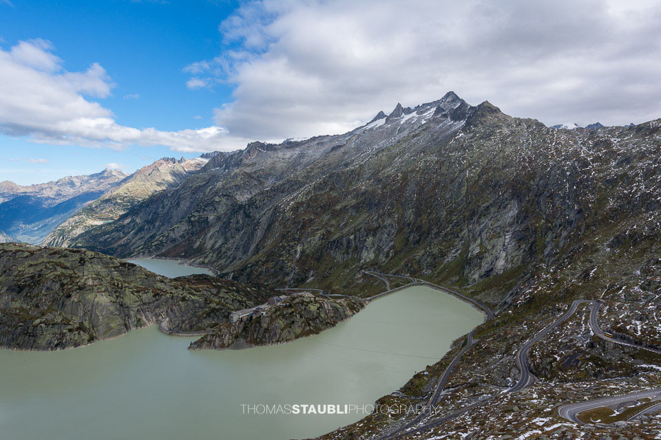 Blick vom Grimselpass Richtung Grimselsee und Haslital