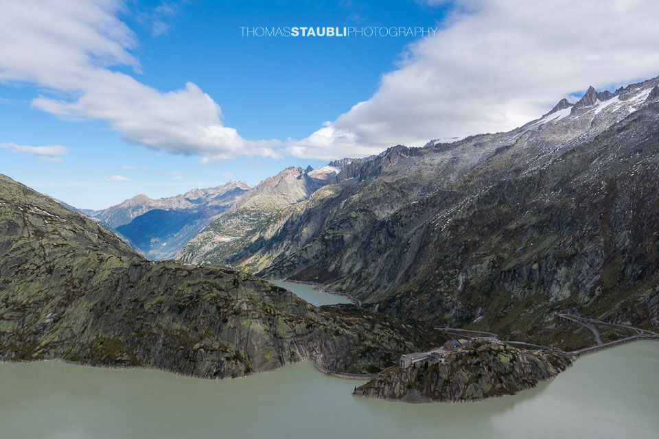 Blick vom Grimselpass Richtung Grimselsee und Haslital