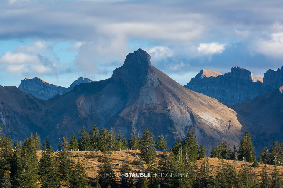Wolken und Sonne über dem Zindelspitz