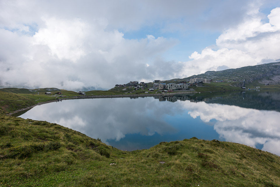 Wolkenhimmel über dem Dorf Melchsee-Frutt