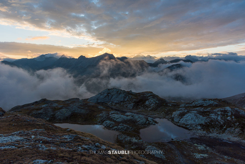 Sonnenaufgang über den Bündner Alpen