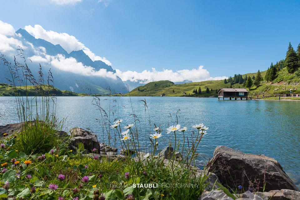 Sonne und Wolken am Trübsee