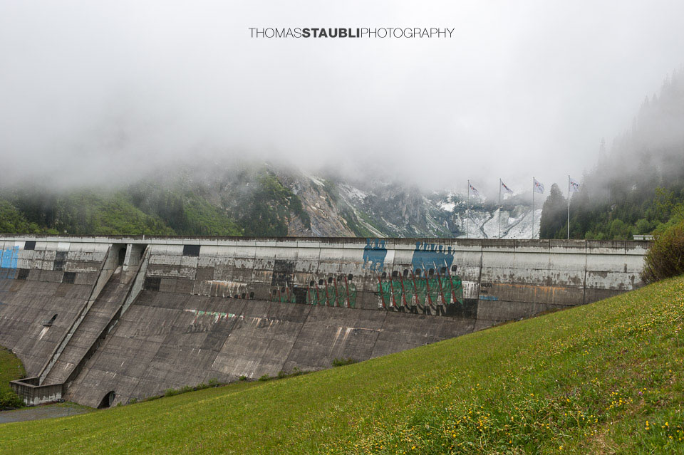Dichter Nebel über dem Lag da Pigniu