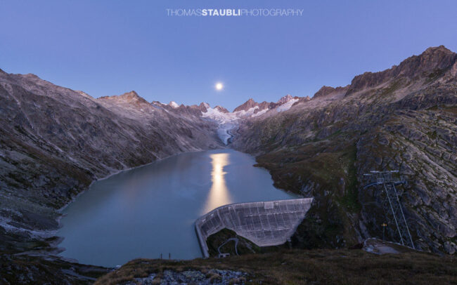 Vollmond über dem Oberaarsee