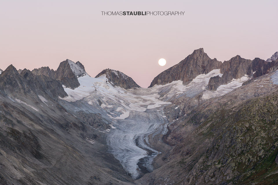 Vollmond über dem Oberaargletscher