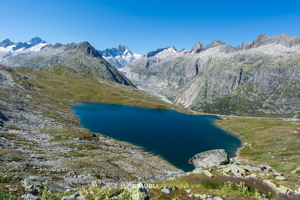Trübtensee mit Finsteraarhorn und Lauteraarhorn im Hintergrund