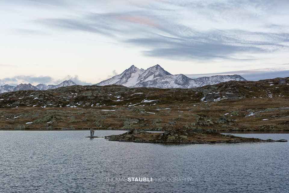 Abenddämmerung am Totensee auf dem Grimselpass
