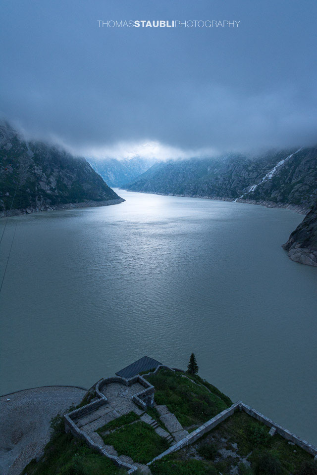 Nebel über dem Grimselsee