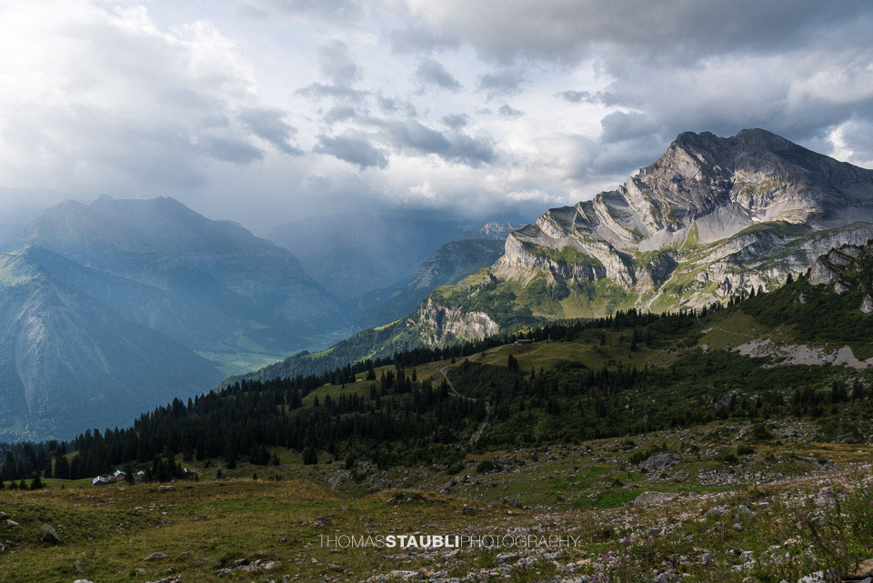 Sonne und Wolken über dem Linthal