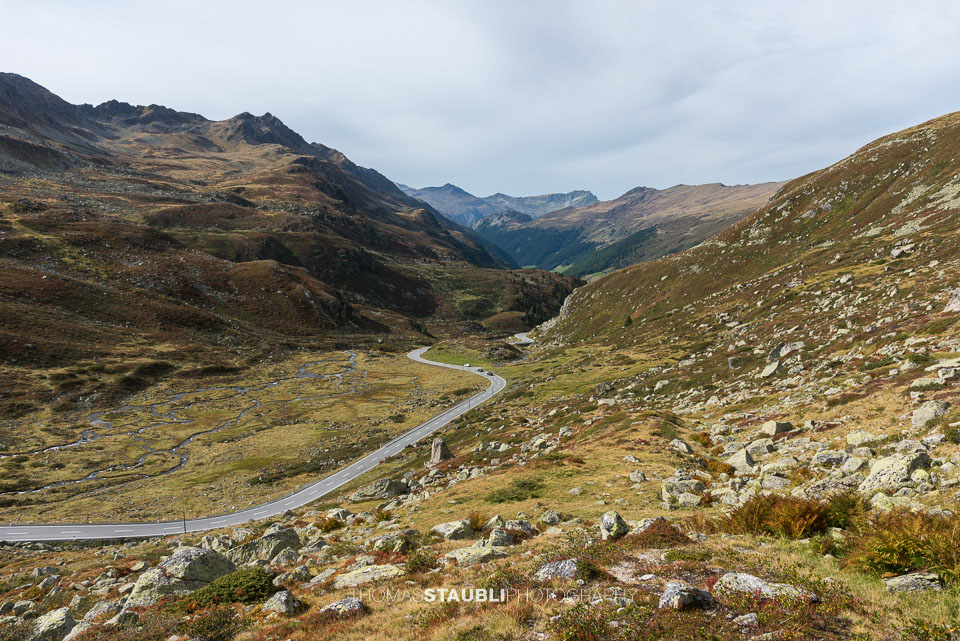 Blick hinunter zur Flüelapassstrasse