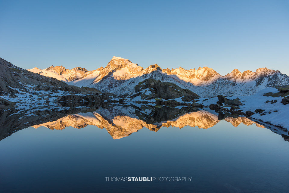 Abendstimmung am Grätlisee mit Blick zum Galenstock