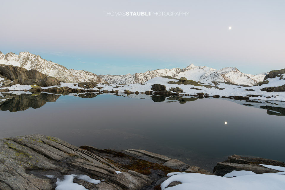 Abendstimmung am Grätlisee mit Blick Richtung Gross Muttenhorn