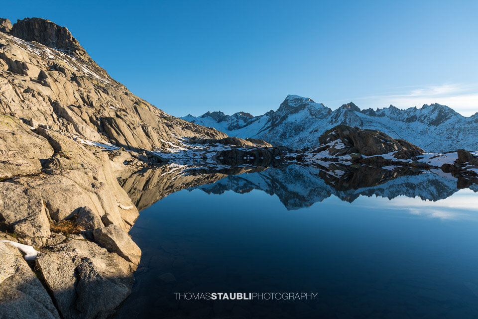 der Galenstock spiegelt sich im Grätlisee