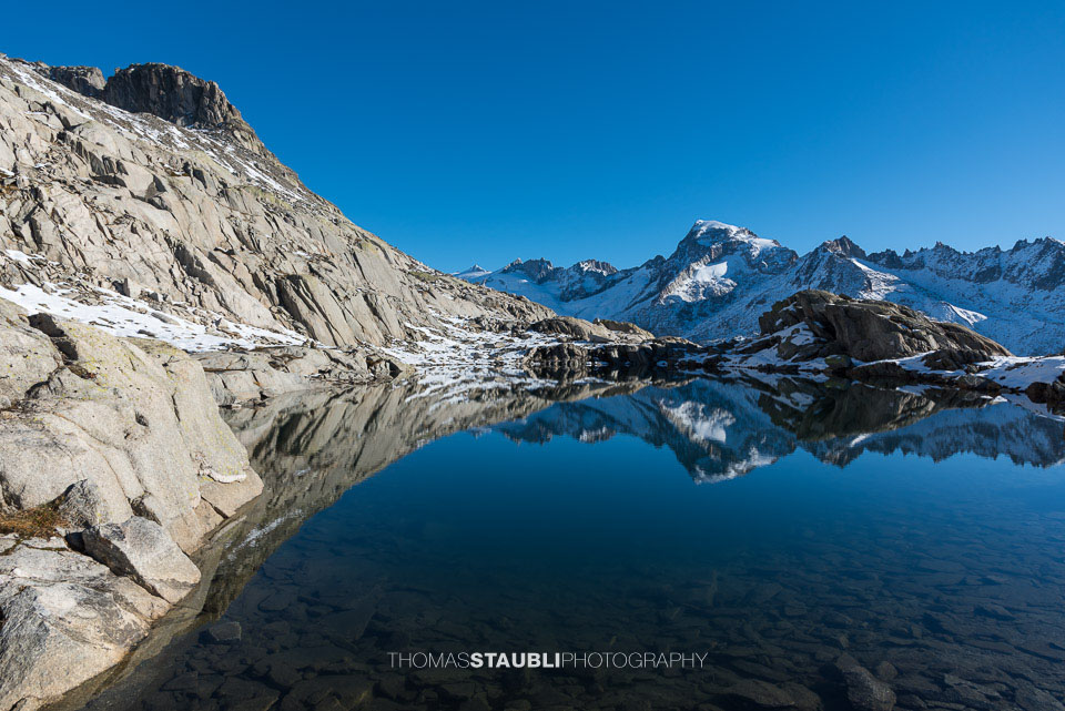 der Galenstock spiegelt sich im Grätlisee