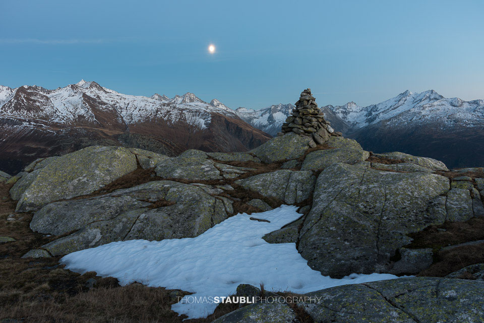 Abendstimmung über der Gotthard-Gruppe
