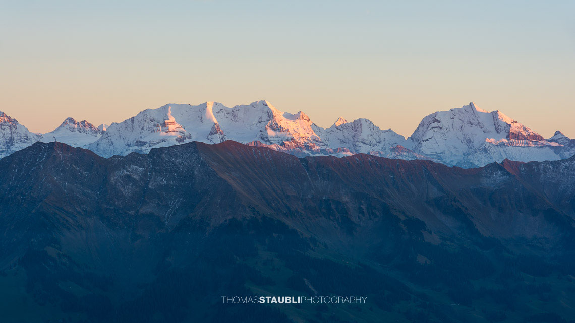 Berner Alpen im Abendlicht